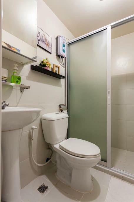 Jen'S Paranaque City Apartment Manila Eksteriør billede